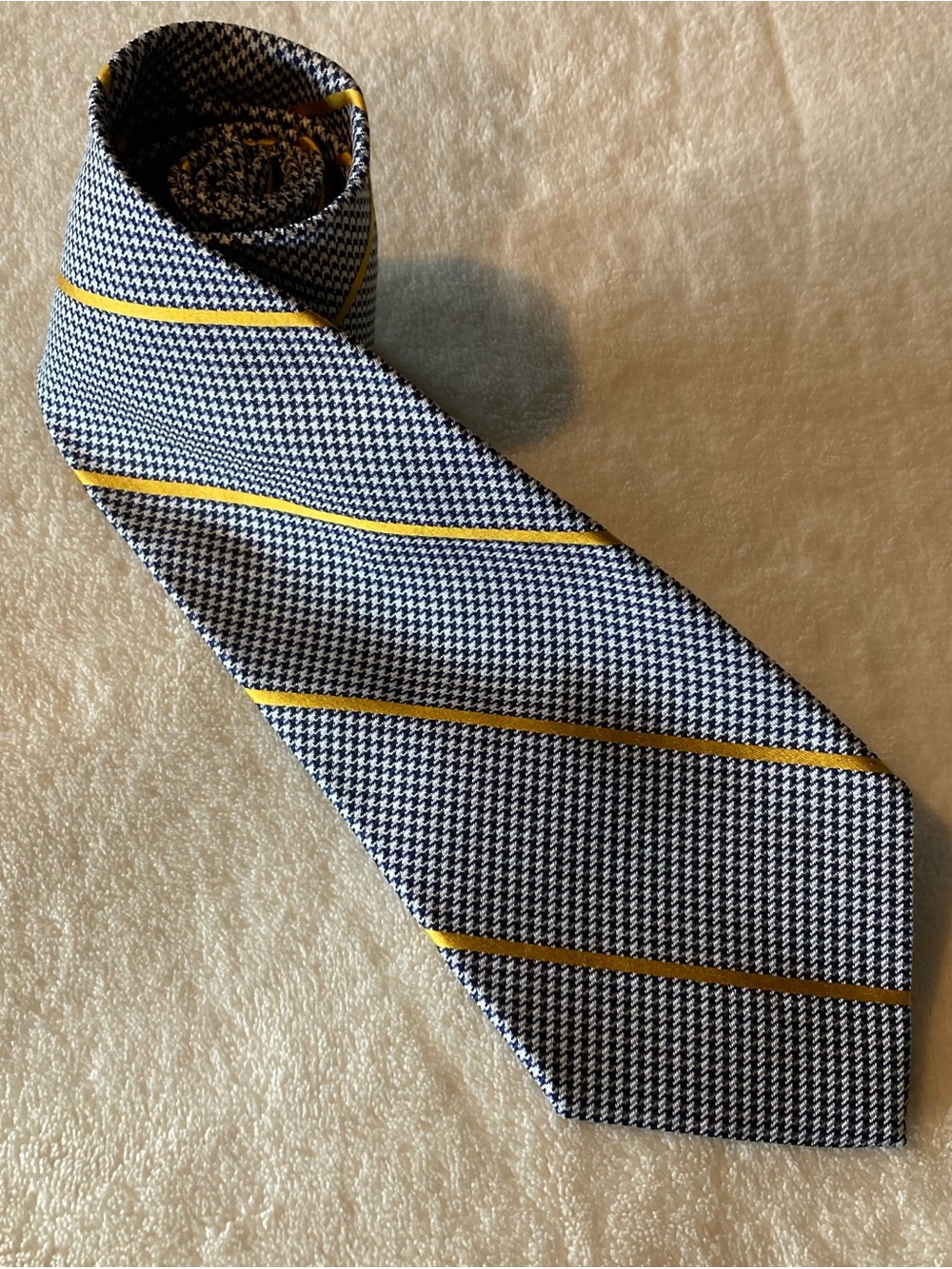 Lauren Ralph Lauren Mens 100% Silk Tie Blue/White Houndstooth Yellow Stripe USA.